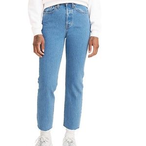 NWT Levi's Wedgie Straight Fit Women's Jeans in Medium Wash Size 28Wx26L